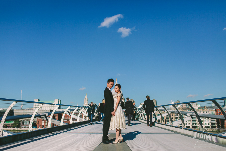 London St Paul, Millenium Bridge, Engagement Shoot, Creative Wedding Photographer