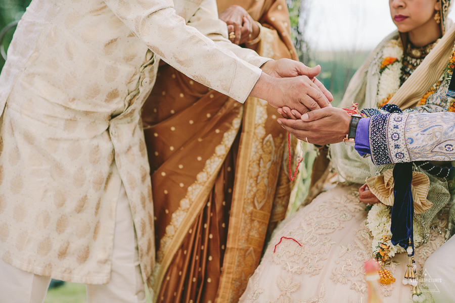 Hindu Wedding Aynhoe Park | Alternative wedding Photography