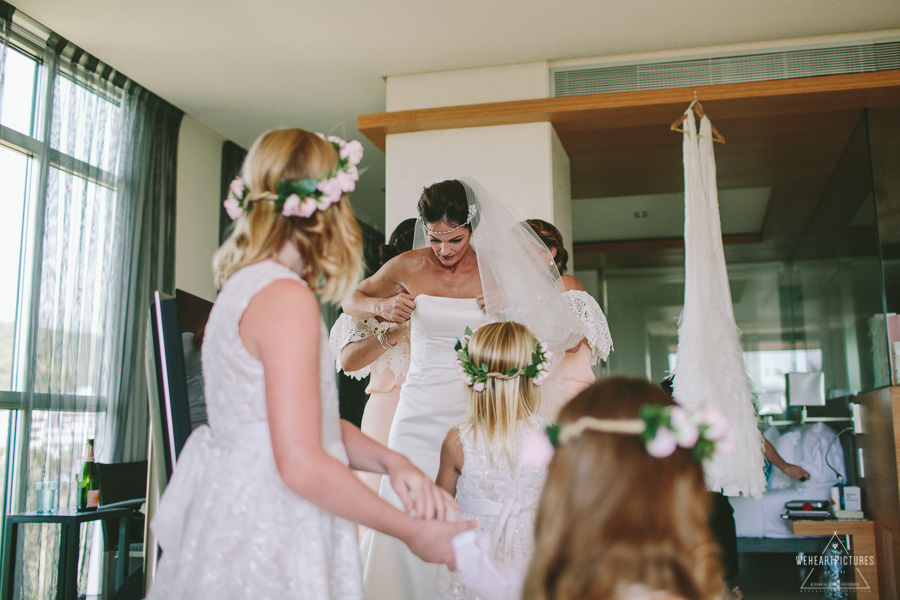 Bride Getting ready_Destination Wedding Photographer_London_Europe