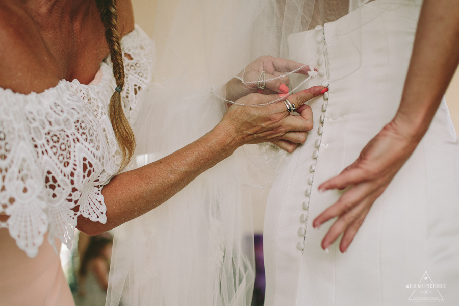 Bride Getting ready_Destination Wedding Photographer_London_Europe