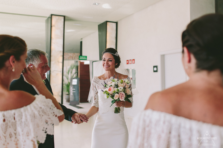 Bride Getting ready_Destination Wedding Photographer_London_Europe