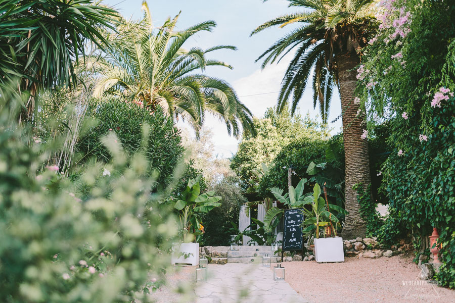 Ibiza Casa Colonial Wedding Santa Eulalia Church in Ibiza_Destination Wedding Photographer_London_Europe