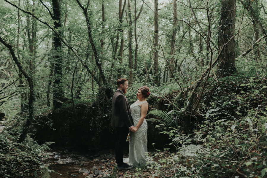 colorful-wedding-in-cornwall_alternative-wedding-photography_0065