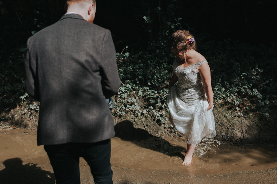 colorful-wedding-in-cornwall_alternative-wedding-photography_0081